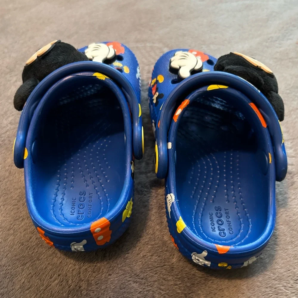 CROCS Blue Disney Mickey Mouse Toddler size 6 Iconic Jibbitz Charms Boy Girl - Picture 7 of 7